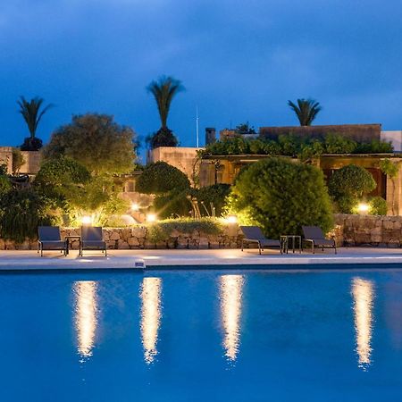 Hotel Ta' Cenc & Spa Sannat Εξωτερικό φωτογραφία The resort at night