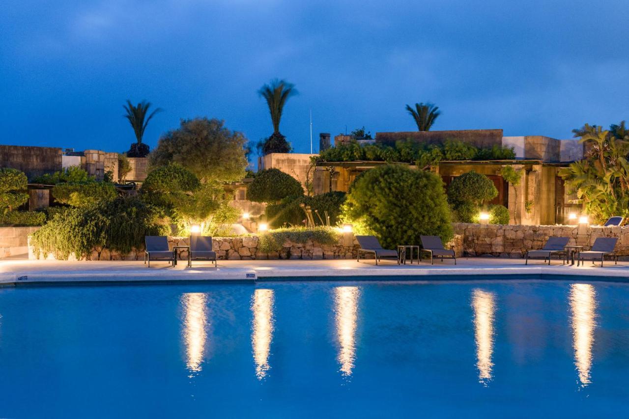 Hotel Ta' Cenc & Spa Sannat Εξωτερικό φωτογραφία The resort at night
